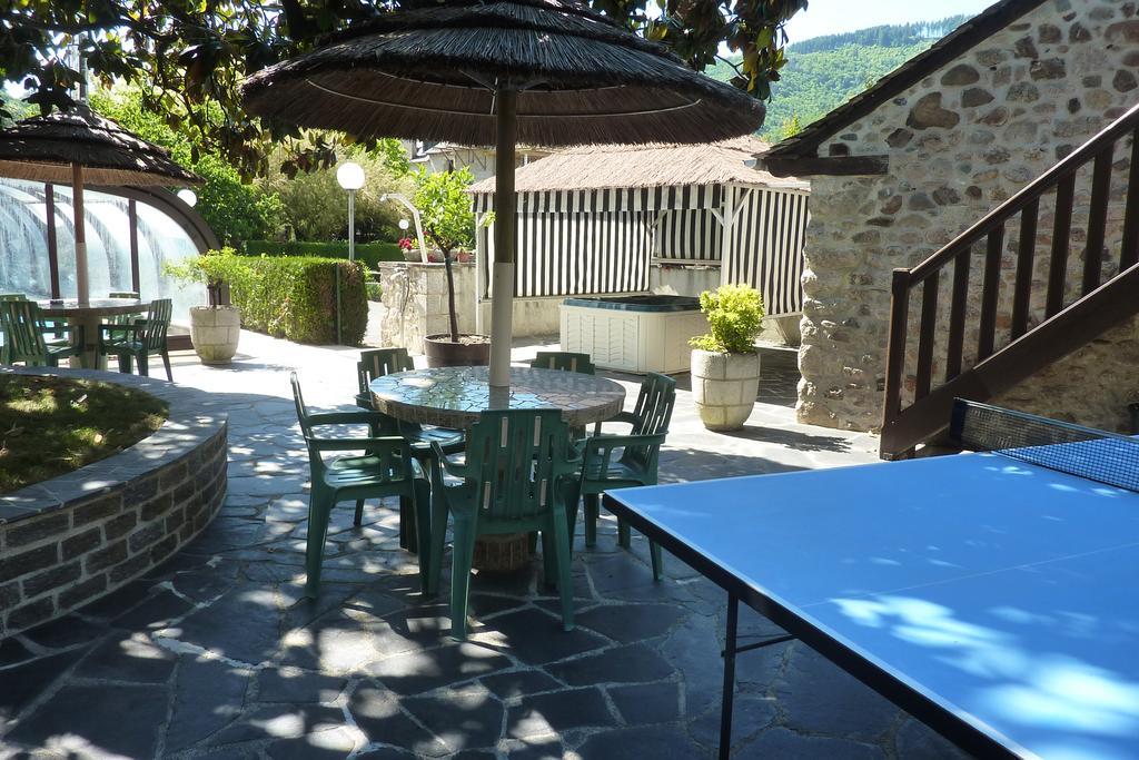Hotel Du Lion D'Or Entraygues-sur-Truyère Habitación foto