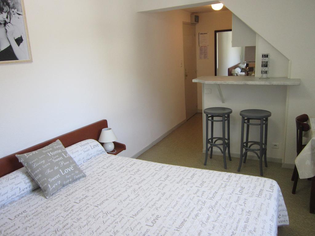 Hotel Du Lion D'Or Entraygues-sur-Truyère Habitación foto